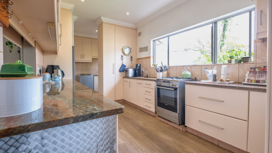 To Let 4 Bedroom Property for Rent in Denver Park Western Cape